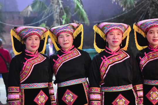 永州蓝山:清甜的八月瓜、悠扬婉转的瑶歌、云雾缭绕的山林、瑶乡的米酒让我醉了