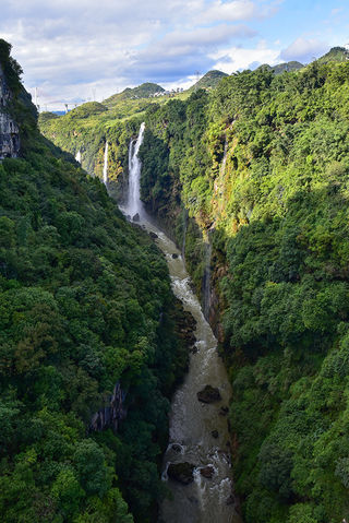 不能只羡慕国外的美景,看看兴义神奇壮丽的的马岭河大峡谷