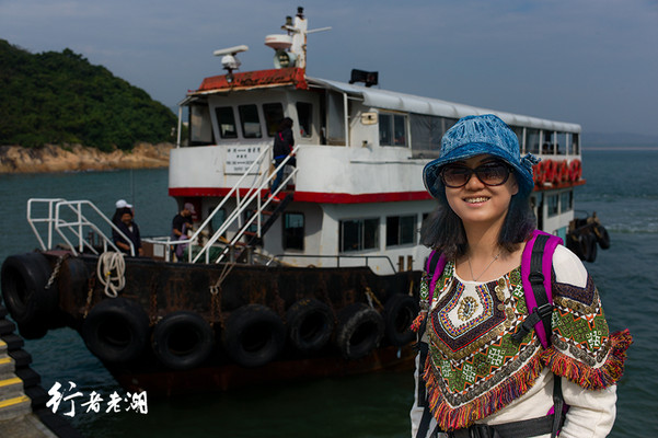 只有七千人的小岛,曾有上百家工厂,都倒闭后却成了香港旅游地