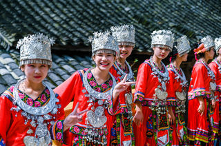 三都姑鲁水寨的秀丽风光与民俗风情