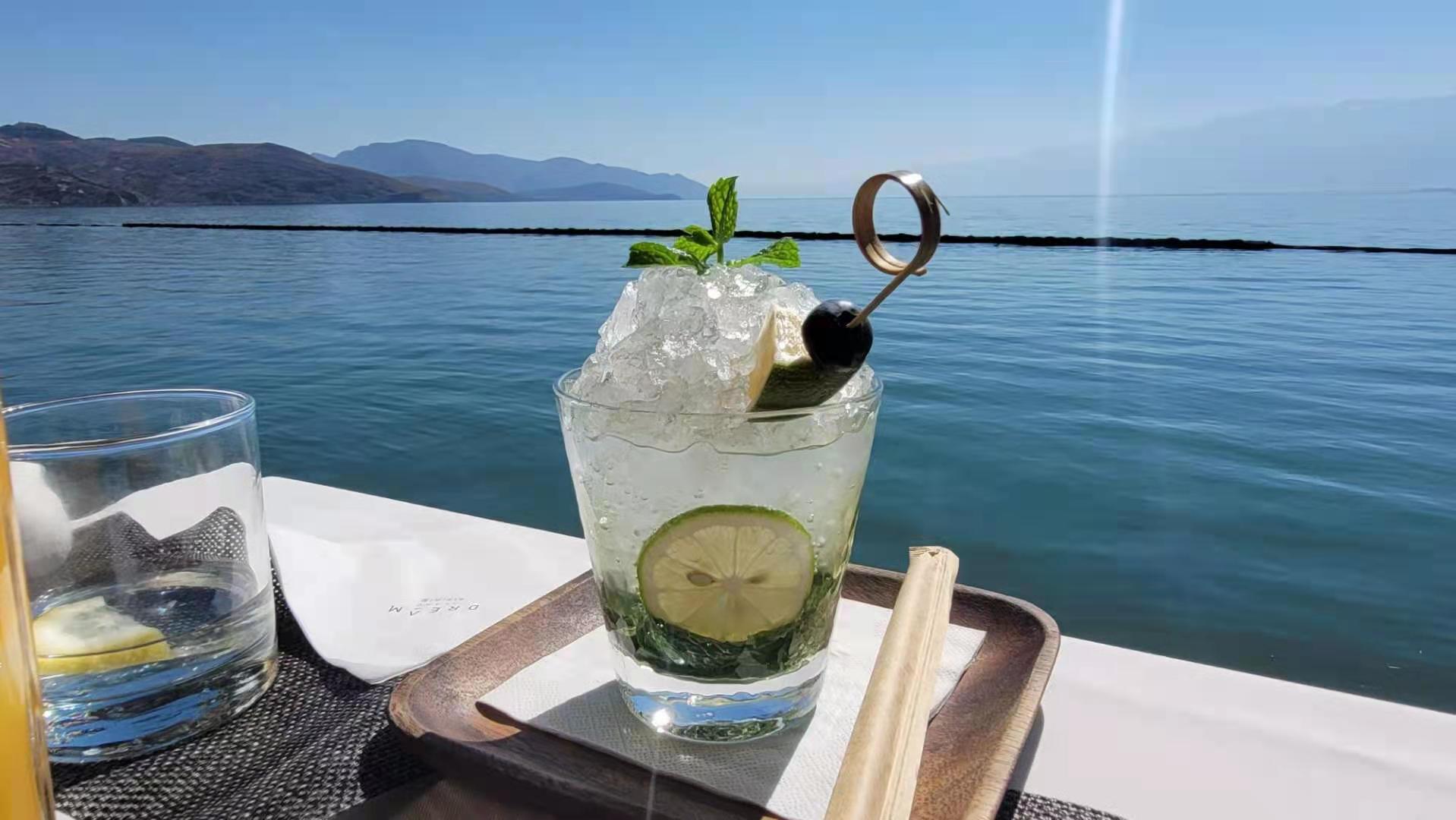 White House Restaurant & Cafe