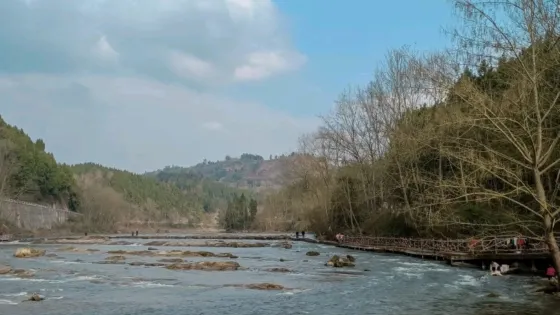 銅缽河