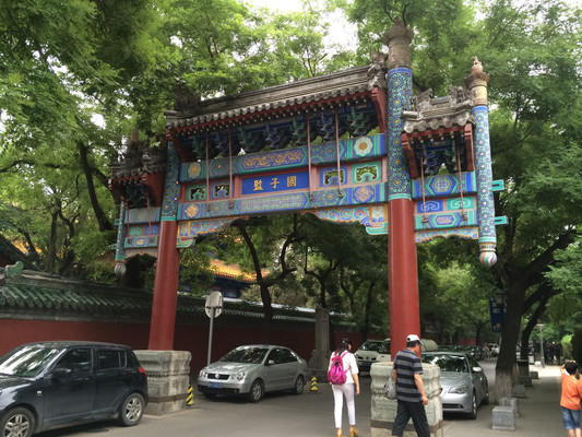 槐花飘香时节,走进北京国子监 孔庙(王志明)
