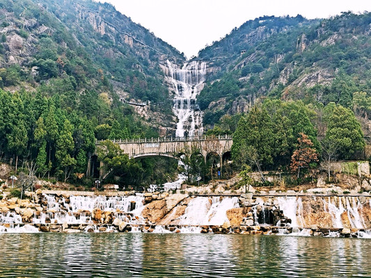 “唐诗之路,山水神秀”③天台山大瀑布:赤城霞起而见标,瀑布飞流以界道