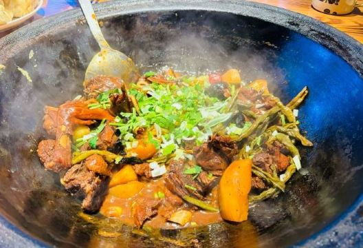 老渔湾铁锅炖(泰山路店)