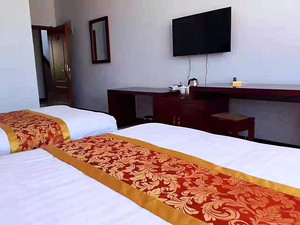 白庙滩乡游记图文-去张北草原天路，就住七彩天路假日酒店