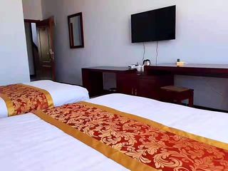去张北草原天路,就住七彩天路假日酒店