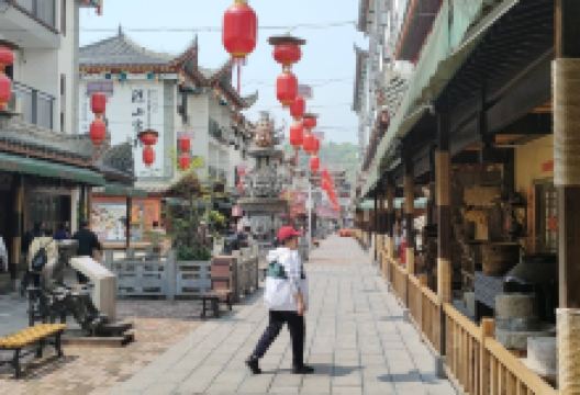 最楚非遗文化街景点图片