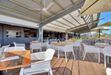 Beachfront Hotel美食图片