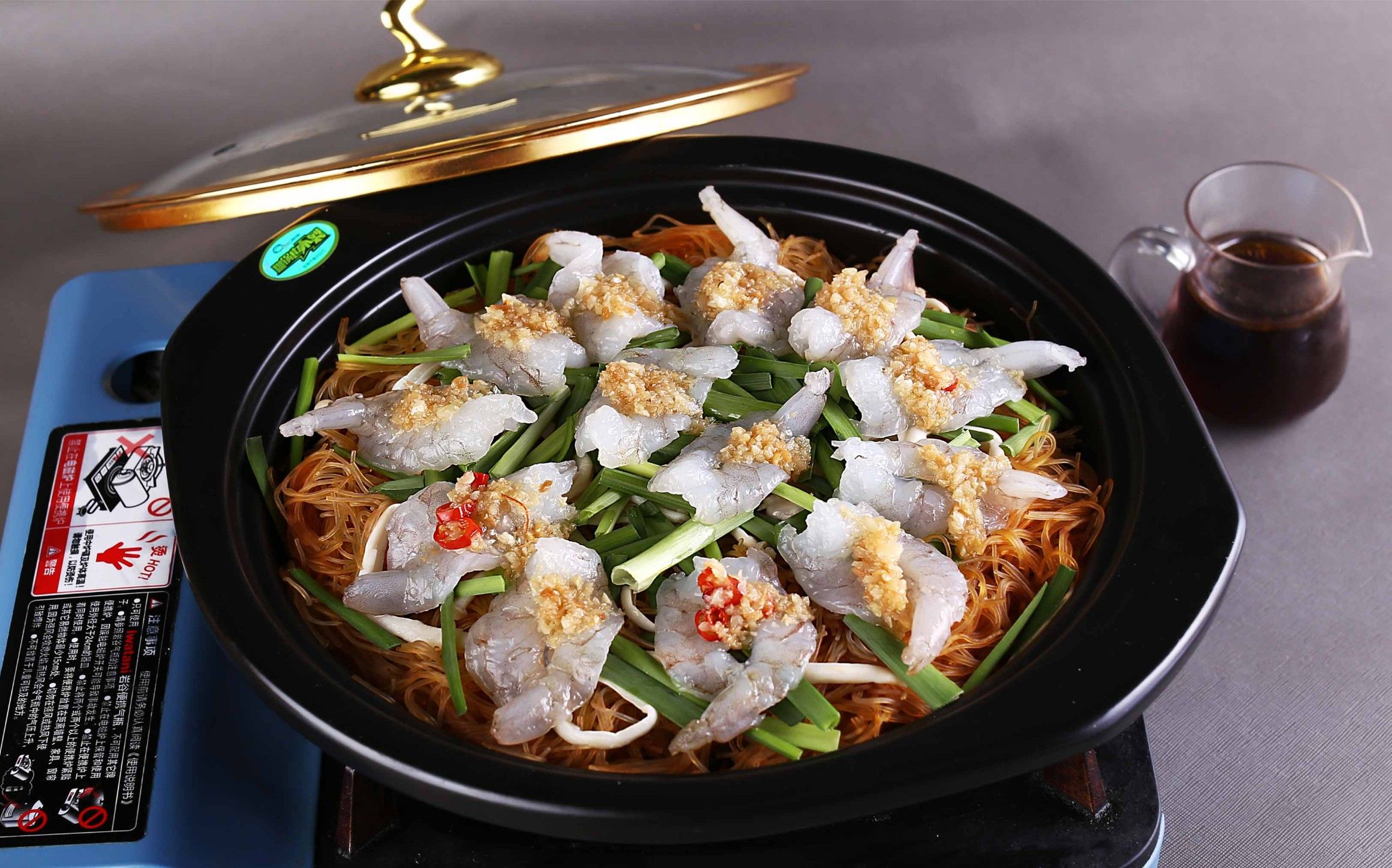 村里人家炖菜馆(东联店)