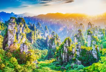 长沙+张家界国家森林公园+魅力湘西一日游（动车往返）【[保证品质]全程无任何强制性消费，专业导游全程细致讲解，无忧旅游！优质导游，精品小团，更注重游品；】