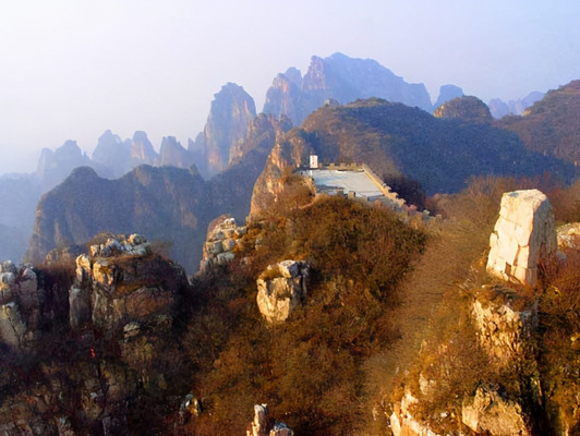河北旅游:敬仰五壮士 两登狼牙山(图)
