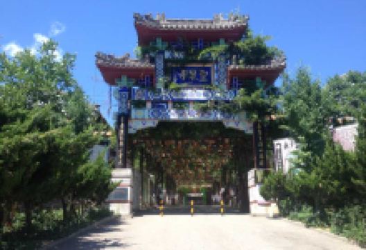 北京圣泉山旅游风景区景点图片