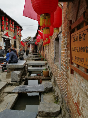 深坡街，一个宋代瑶汉聚居的古村寨，就深藏在富川瑶乡