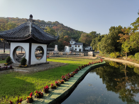 张公洞,张果老倒骑毛驴