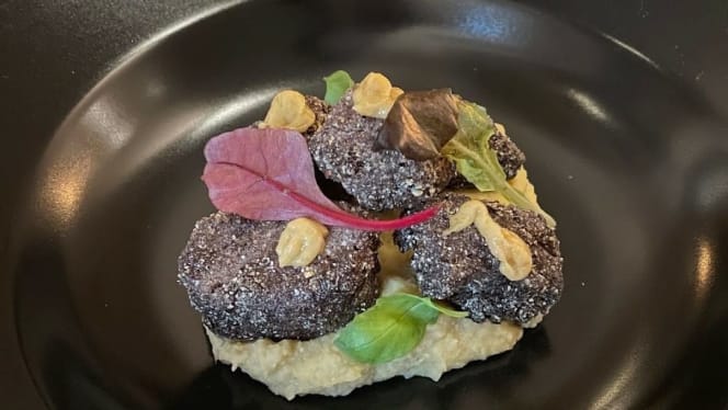 RestaQmme Club & Restaurant餐厅图片