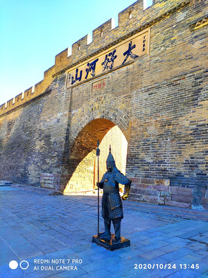 祖国的大好河山,长城文化的篇章——大境门