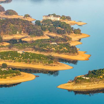 赤壁+龙佑赤壁温泉度假区+赤壁古战场+三国+陆水湖风景区3日2晚私家团