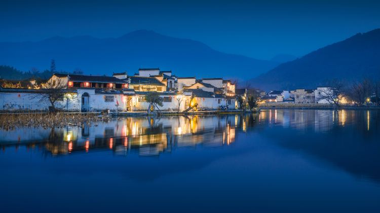 4-Day Huangshan Scenic Area + Hongcun Village + Huizhou Ancient Town