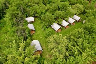 北京平谷自然部落野奢密境露营基地，浪漫帐纱帘与山地四驱越野！