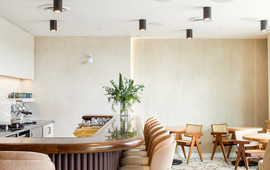 Ruex Cafe and Bar