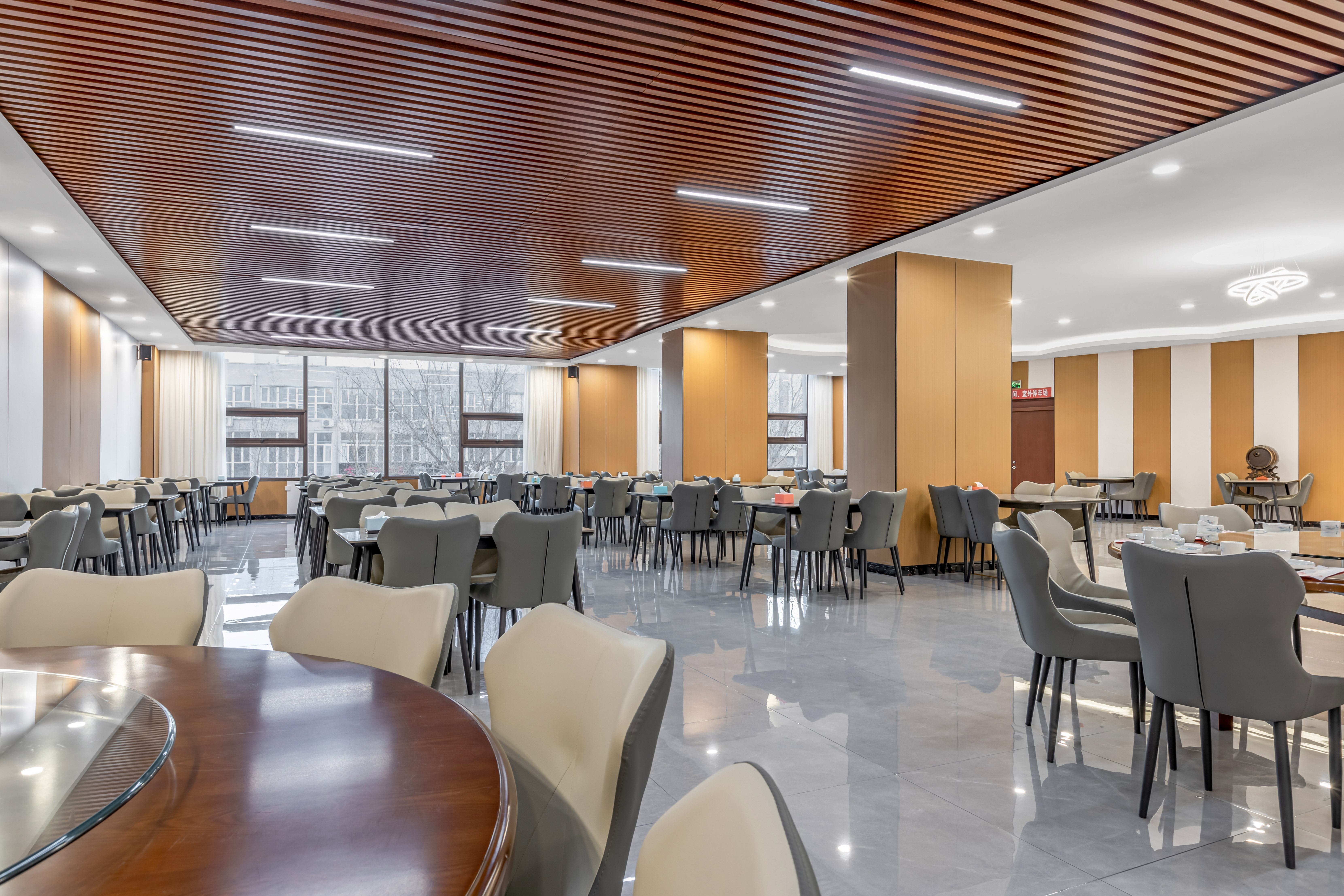 如家艾扉酒店(赤峰翁牛特旗乌丹海拉苏大街店)·泊尔曼婚宴美食城餐厅图片