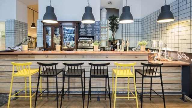 Lisboa Lounge, Dine & Wine