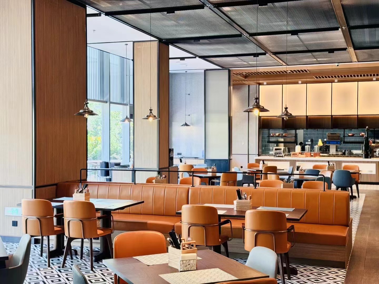 烟台福朋喜来登酒店·The Mesh 玩啤食社