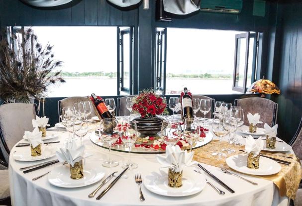 Elisa Floating Restaurant餐厅图片