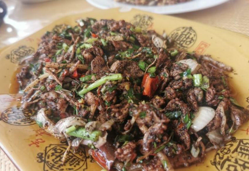 澜沧拉祜土锅鸡餐馆餐厅图片