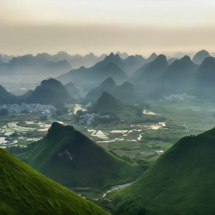 南宁+柳州+桂林+德天跨国瀑布景区5日4晚私家团