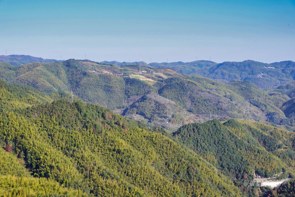 踏着深秋的落叶,去四明山来场自驾游