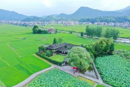 1-Day Longhui Tour: Wei Yuan Former Residence's cultural heritage, Huayao Ancient Village's ethnic charm
