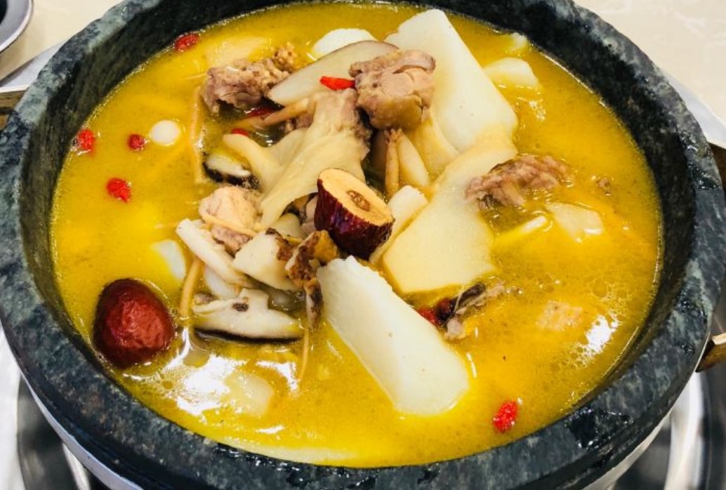 鲁朗圣地石锅餐厅图片