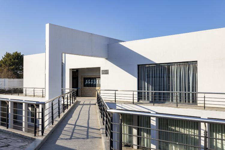 Gallery 2