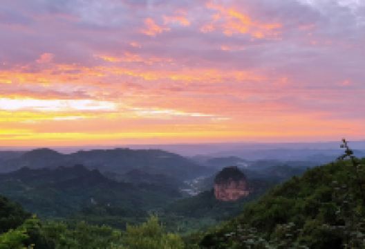 香积山溶洞景点图片