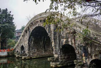 乐山大佛+黄龙溪古镇一日游【[产品亮点]无购物+纯旅游+一天畅游[乐山大佛+黄龙溪古镇]舒适体验】