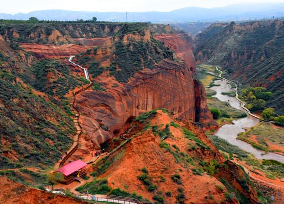 陕西旅游：走进榆林靖边地区波浪谷（图）