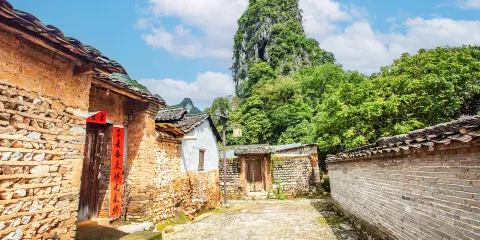 銀子巖風景區-銀龍古寨