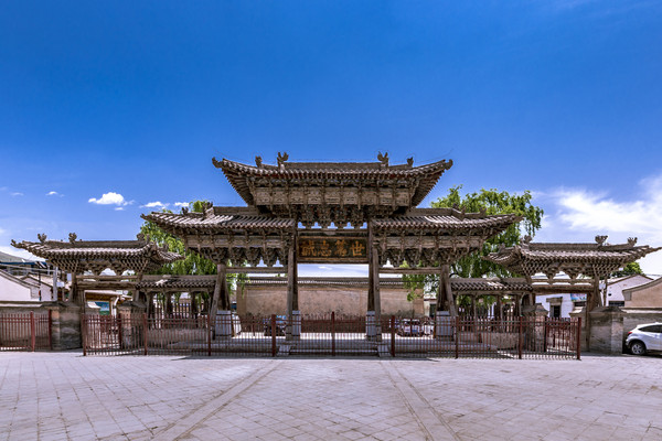 鲁土司衙门旧址、显教寺