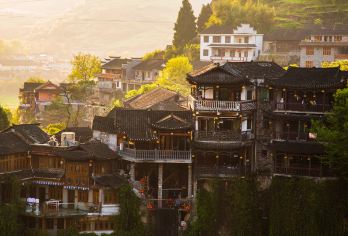 芙蓉镇+芙蓉镇大瀑布+酉水画廊一日游【船进芙蓉镇/吉首出发】【精致小团，轻松出行，让你的旅行随心所欲】