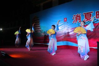 超精彩的消夏晚会，点亮易县人的夜生活