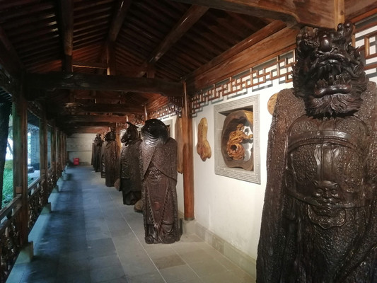 暑期游根雕根宫佛国