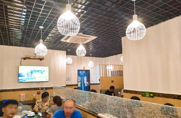 深巷美食/台湾老爷爷将餐厅开进集美，有点台，有点泰