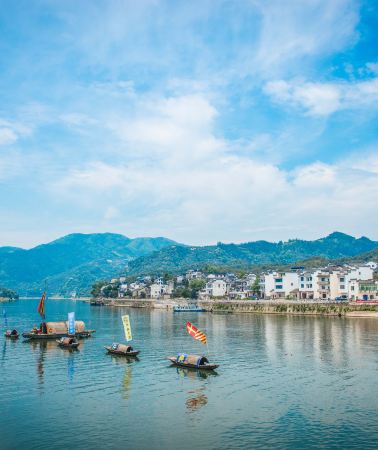 4D3N • Hongcun Village + Xidi + Wuyuan Huangling + Landscape Gallery of Xin'an River: 9-pax luxury small group · in-depth Anhui-Jiangxi cultural excursion