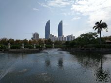 南普陀寺-放生池-厦门-老外6