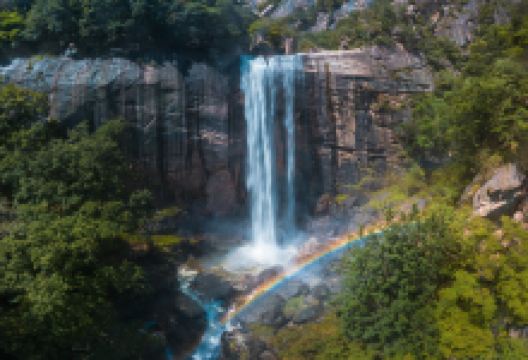 九龙瀑布景点图片