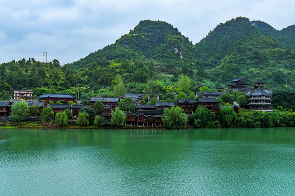 探索“边城”铜仁,打卡梵净山和凤凰古城,邂逅完美“假日”时光