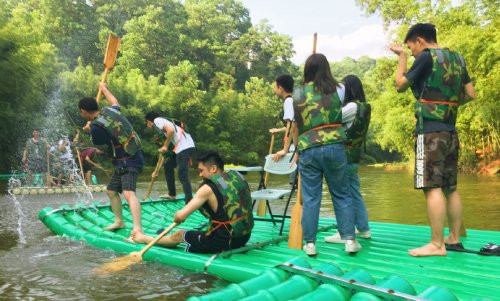 廣州荔灣區多寶街道團建拓展農家樂一日遊。 廣州荔灣區多寶街道團建拓展農家樂一日遊。