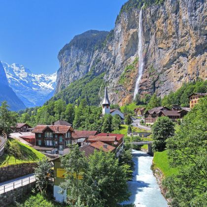 瑞士苏黎世+卢塞恩+黄金快车+因特拉肯+法国巴黎卢浮宫+凡尔赛宫+塞纳河游船9日7晚拼小团